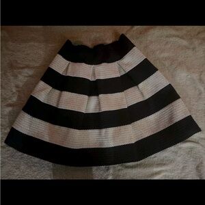 xhilaration skirt woven White & Black Stripes Metallic Gold Thread Accent M New